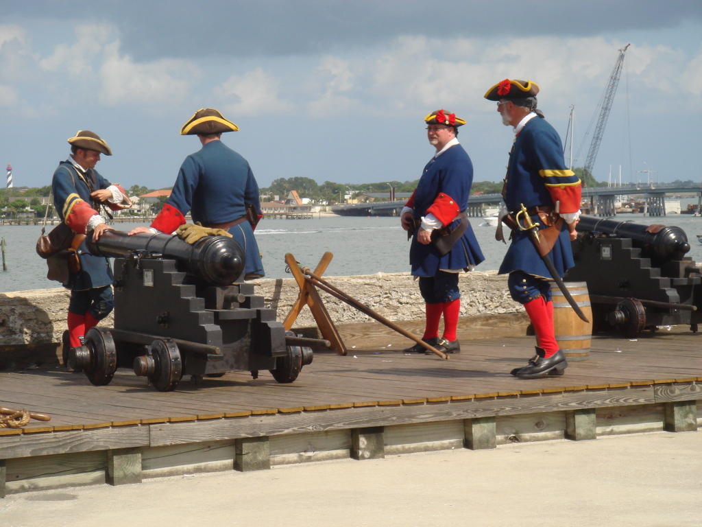 Cannon demonstrations at the fort.